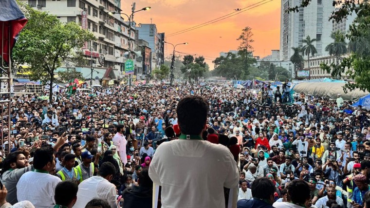 সরকার যদি আ’লীগের বিচারে ব্যর্থ হয়, জনতার আদালত গঠনের হুঁশিয়ারি নাহিদ ইসলামের